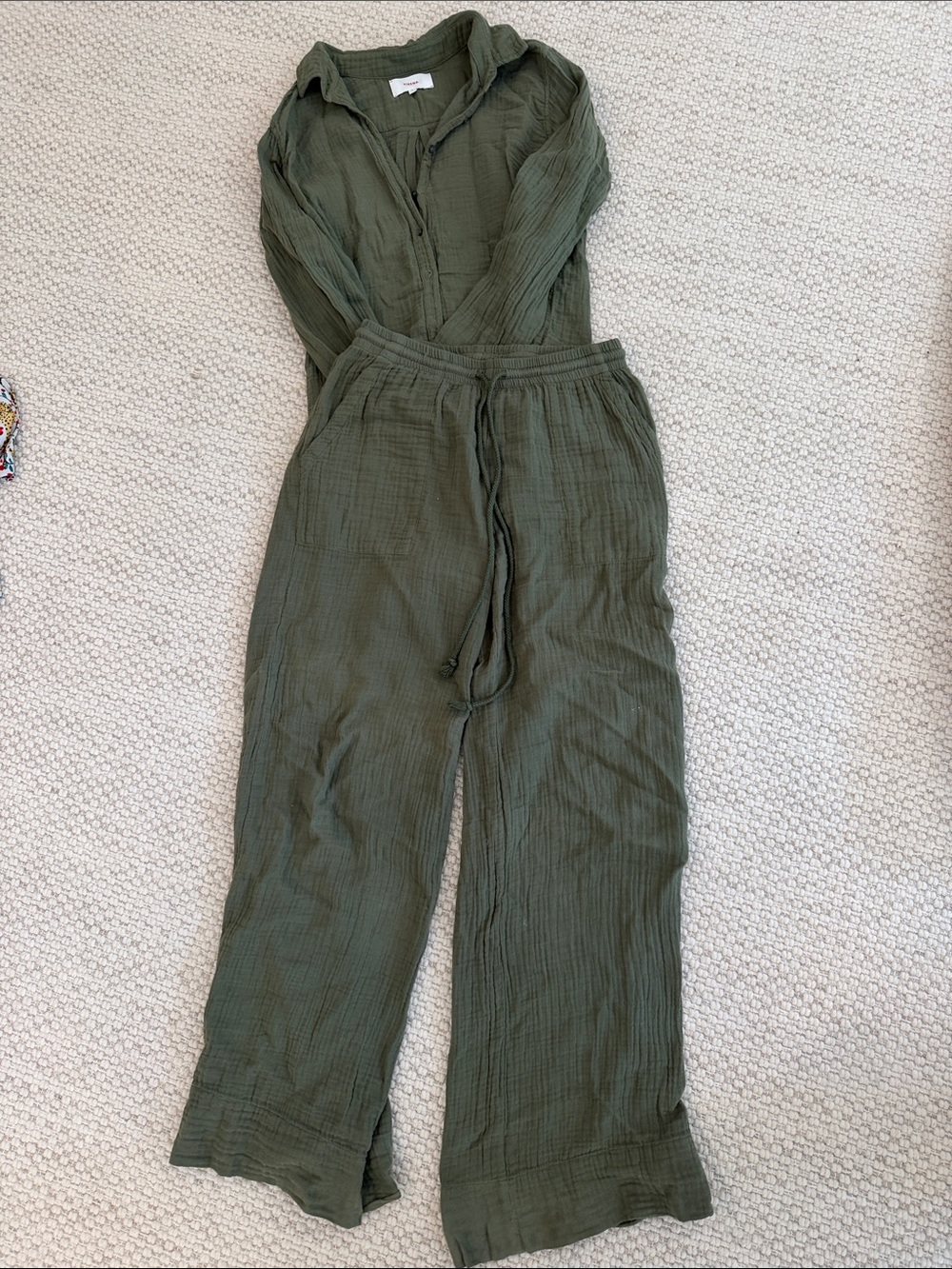 XiRENA Olive Green Gauze Pant and Top Top size S Bottom XS